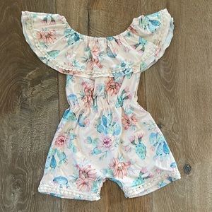 Super cute soft & comfy cactus romper new, never worn. Great for themed photos.